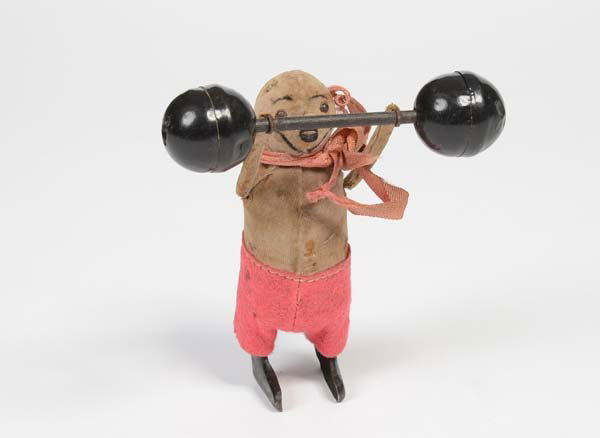 Schuco: English:Schuco, Dancing Figure Mouse with Bar-Bell, germany prewar, mixed material, windup ok, ears missing, condition 2-3 Deutsch:Schuco, Tanzfigur Maus mit Gewicht (Hantel), 11 cm, Germany VK, Gemis