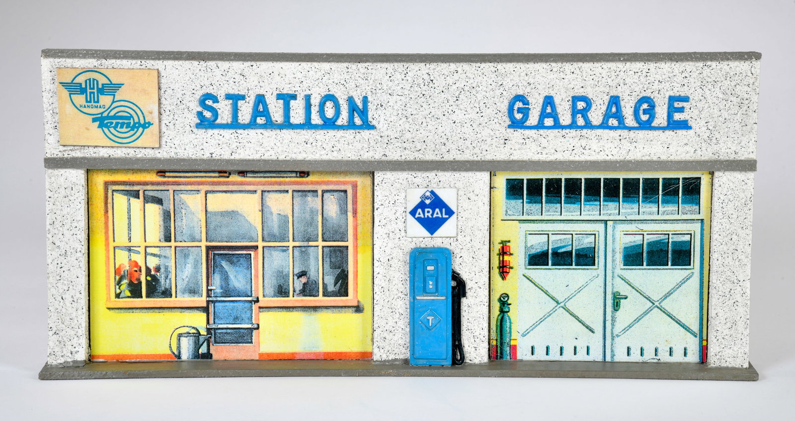 Schaufenster Display Aral Station Garage: Schaufenster Display Aral Station Garage, 48x22,5x5cm, Holz, sehr dekorativ, Z 1-2