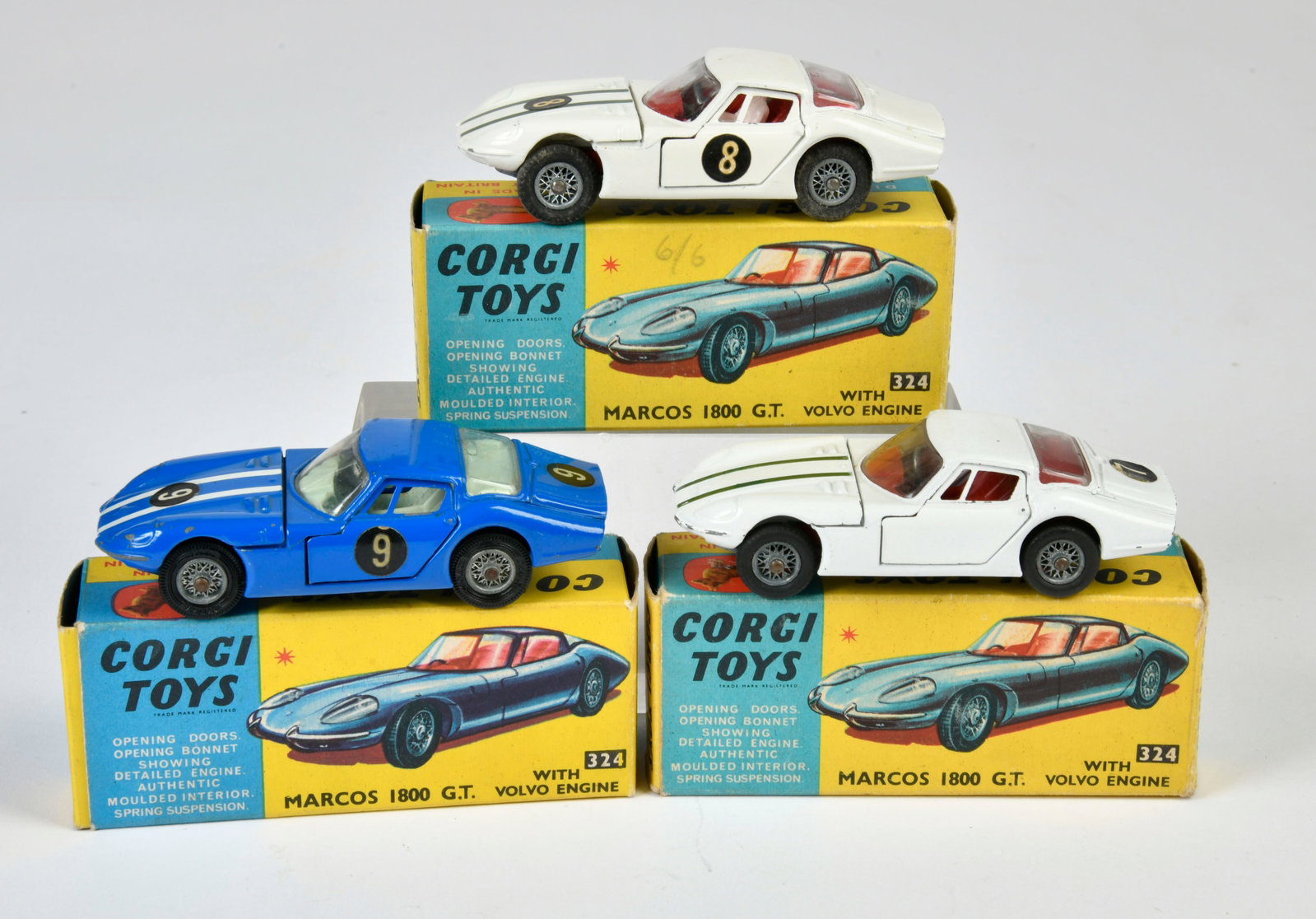 Corgi Toys, 3x Marcos 1800 GT: Corgi Toys, 324 Marcos 1800 GT, Nr. 7, 324 Marcos 1800 GT, Nr. 8, 324 Marcos 1800 GT Nr. 9, Okt Z 2, Z 2