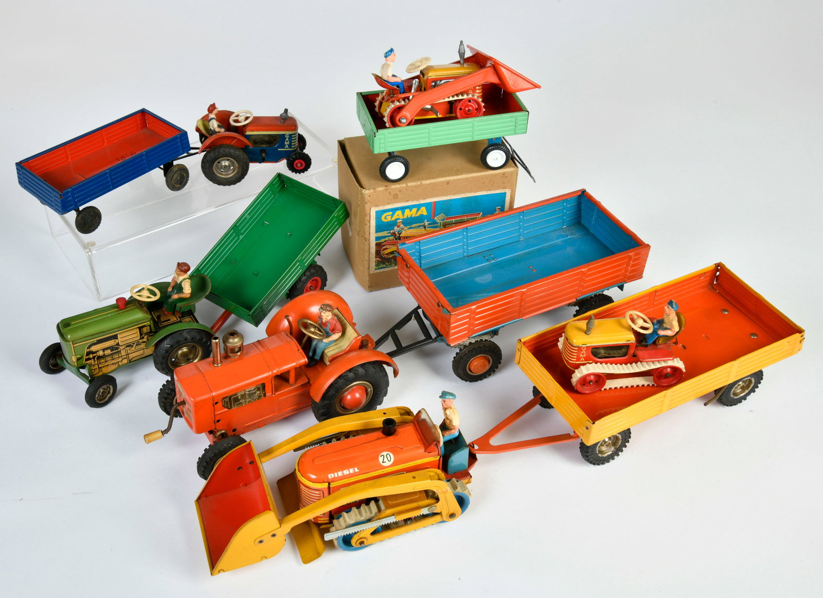 Gama u.a., Konvolut Traktoren (1 of 1)