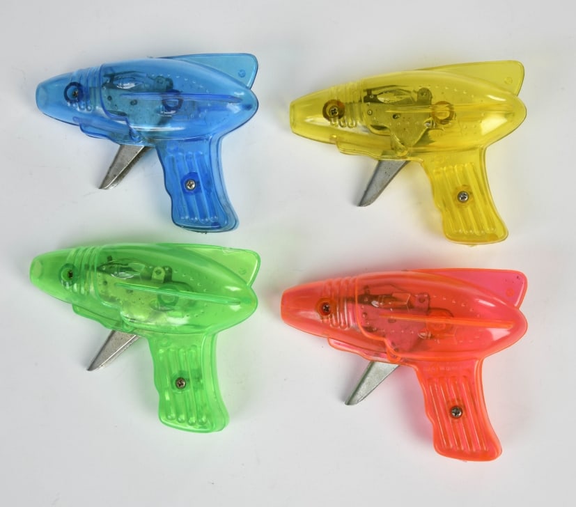 4 Space Guns: 4 Space Guns, Hong Kong, Kst, Funktion ok, je 12 cm, Z 1-2