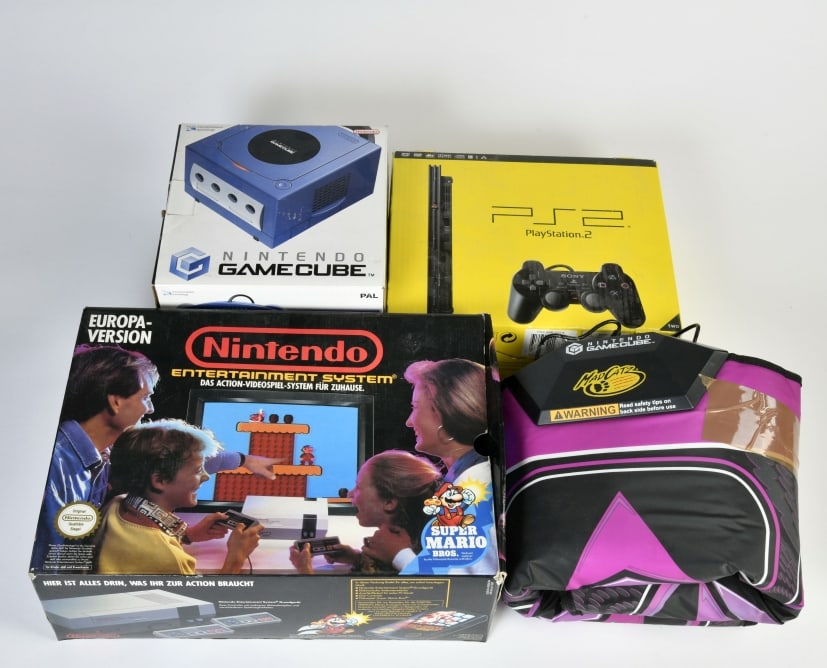 1x Nintendo Gamecube + Matte , 1x PS 2 + 1x NES (1 of 1)