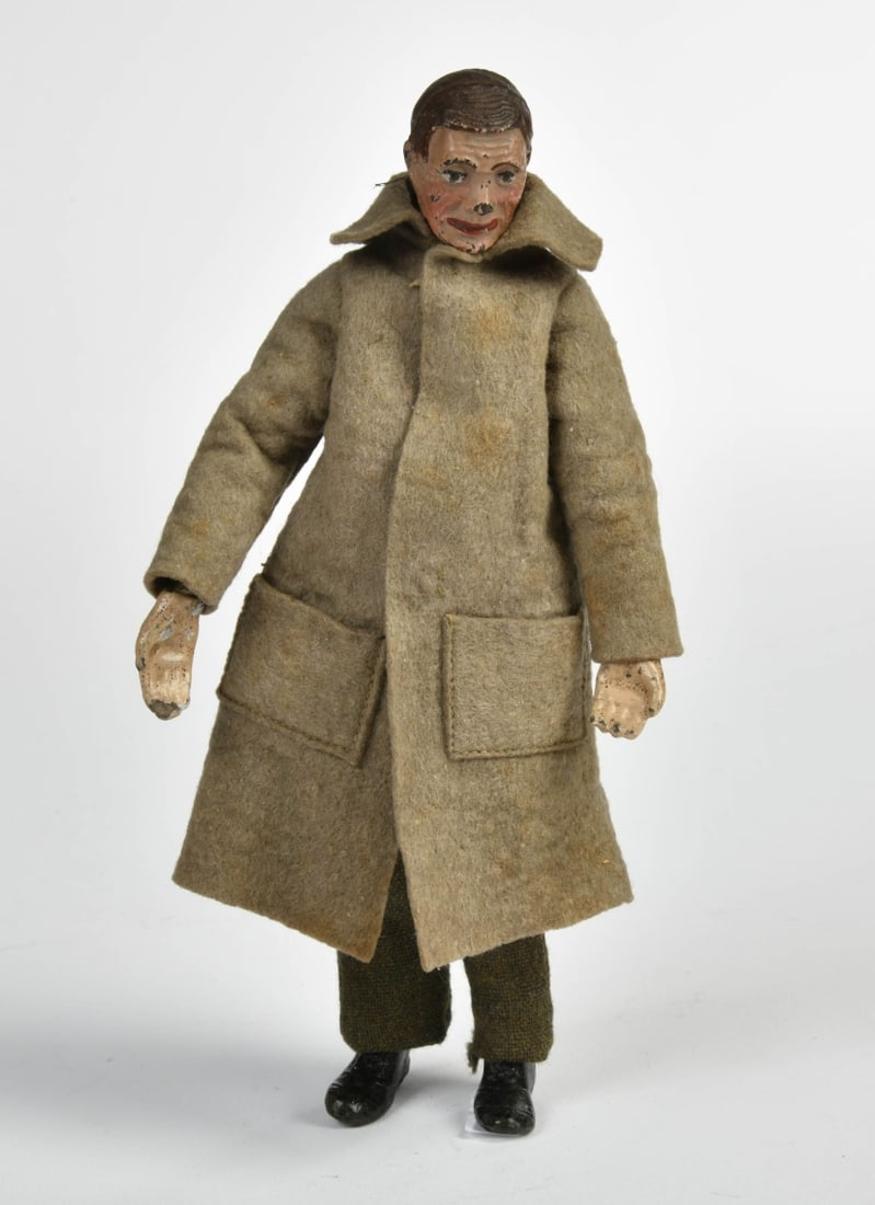 Bucherer, Saba Figur mit Mantel: Bucherer, Saba Figur mit Mantel, Switzerland, 18 cm, LM, Z 2-