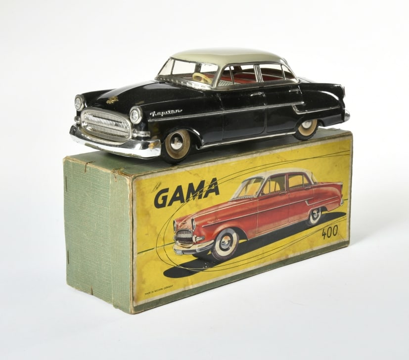 Gama, Opel Kapitan 400 (1 of 2)