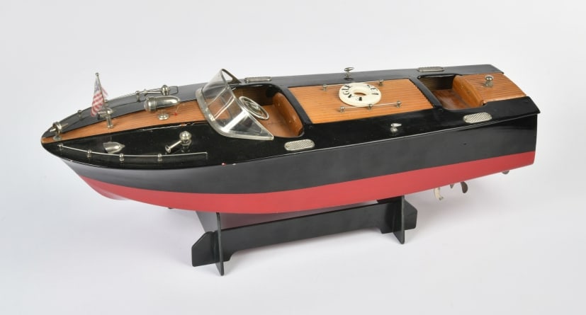 Ito, Motorboot (1 of 2)