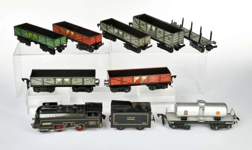 Gils, Lok SNCFB 0151 & 8 Wagen (1 of 2)