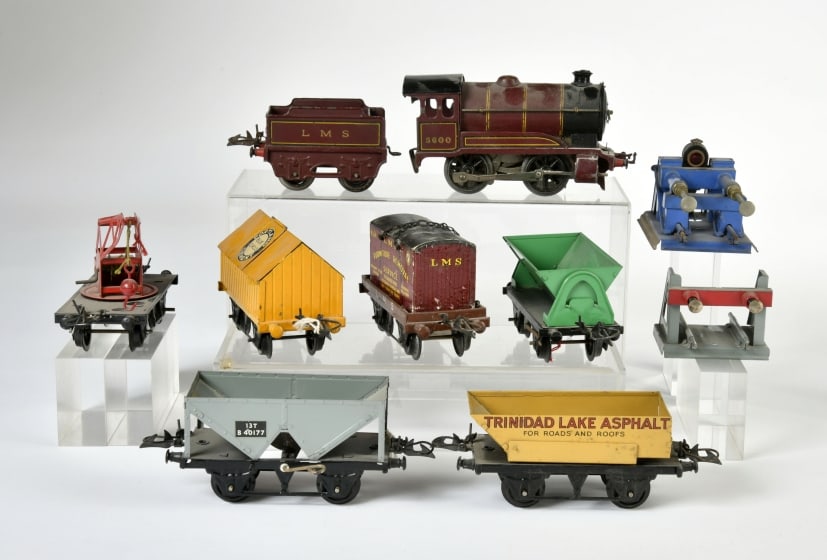 Hornby, Lok 5600, Wagen und Zubehor: Hornby, Lok 5600, Wagen und Zubehor, Spur 0, LM, Z 2-3
