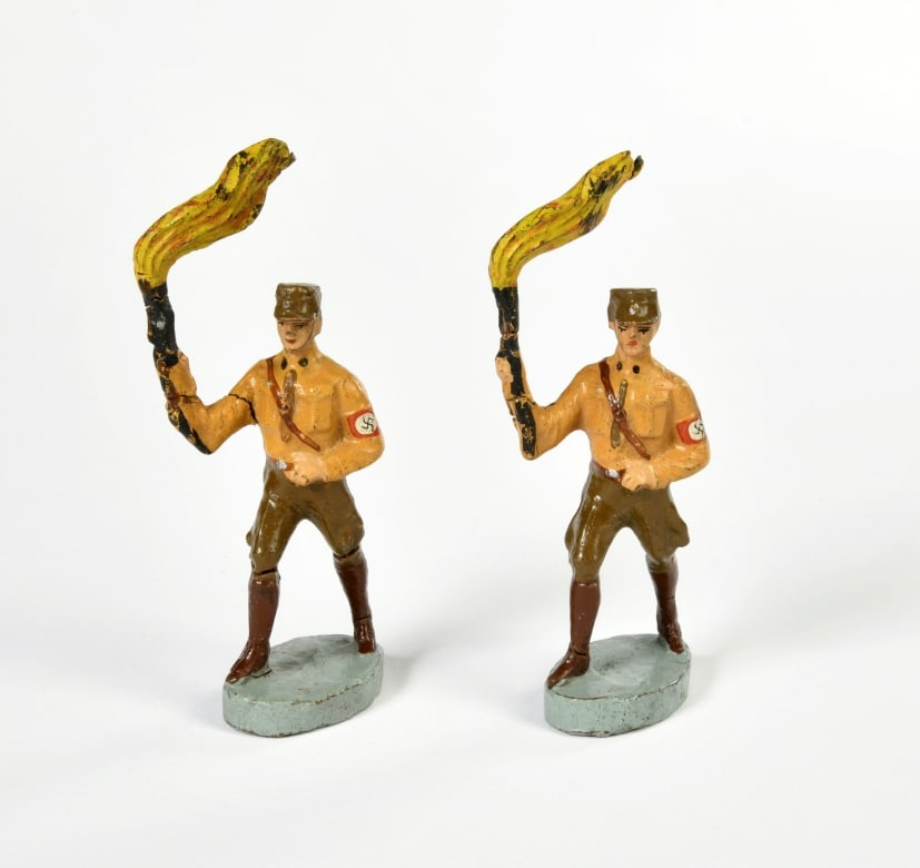 Elastolin, 2 SA Fackeltrager (1 of 1)