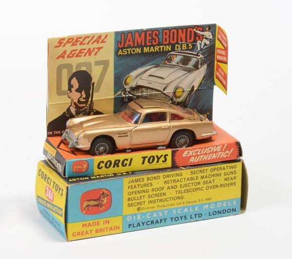 Corgi Toys: English: Corgi Toys, James Bond Aston Martin, England, diecast, original box condition 1, with instruction, with 3 villains, condition 1 Deutsch: Corgi Toys, James Bond Aston Martin, England, 1:43, Dr