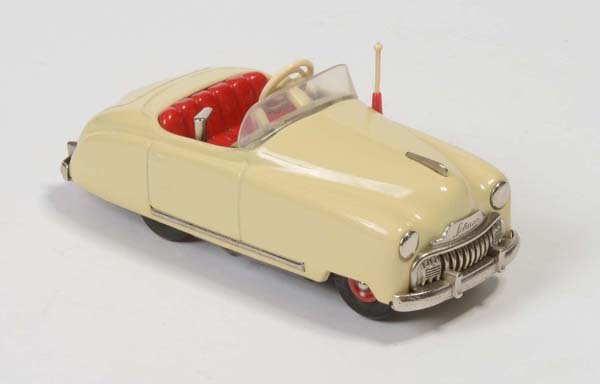 Schuco: English: Schuco, Radio Auto 4012, US Zone Germany, tin, windup and function ok, condition 1, Deutsch: Schuco, Radio Auto 4012, US Zone Germany, 15,5 cm, Blech, Uhrwerk und Funktionen ok., Z 1, (2411)