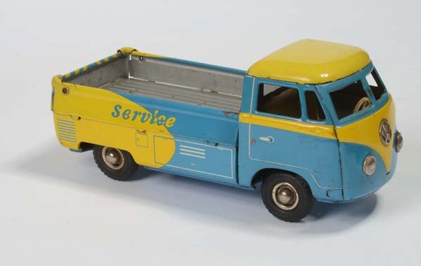 VW: English: VW bus "Service", W.-Germany, tin, friction defective, paint damage, front bumper missing, condition 3+, Deutsch: VW Bus "Service", W.-Germany, Blech, Friktion defekt, Lackmängel, vordere St