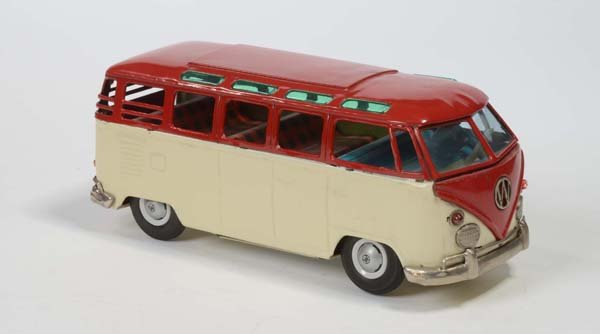 Bandai: English: Bandai, VW bus, Japan, tin, battery drive defective, minimal paint damage, condition 2, Deutsch: Bandai, VW Bus, Japan, 25 cm, Blech, Elektroantrieb defekt, minimale Lackmängel, Z 2, (185)