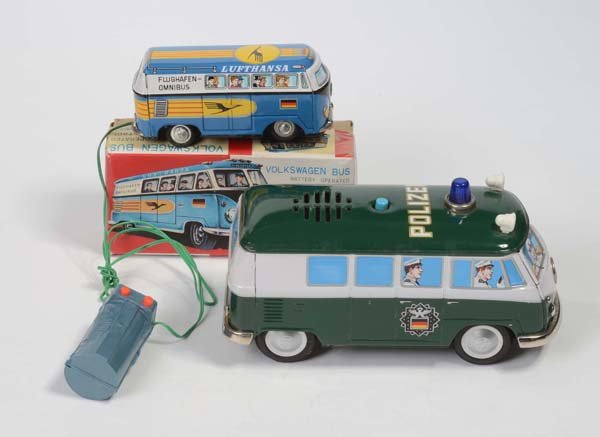 TM: English: TM and others, 2 VW buses, Japan, tin, drive not checked, loudspeaker defective, visually condition 2+, Deutsch: TM und andere, 2 VW Busse, Japan, 14 - 22 cm, Blech, Antrieb nicht geprüft, L