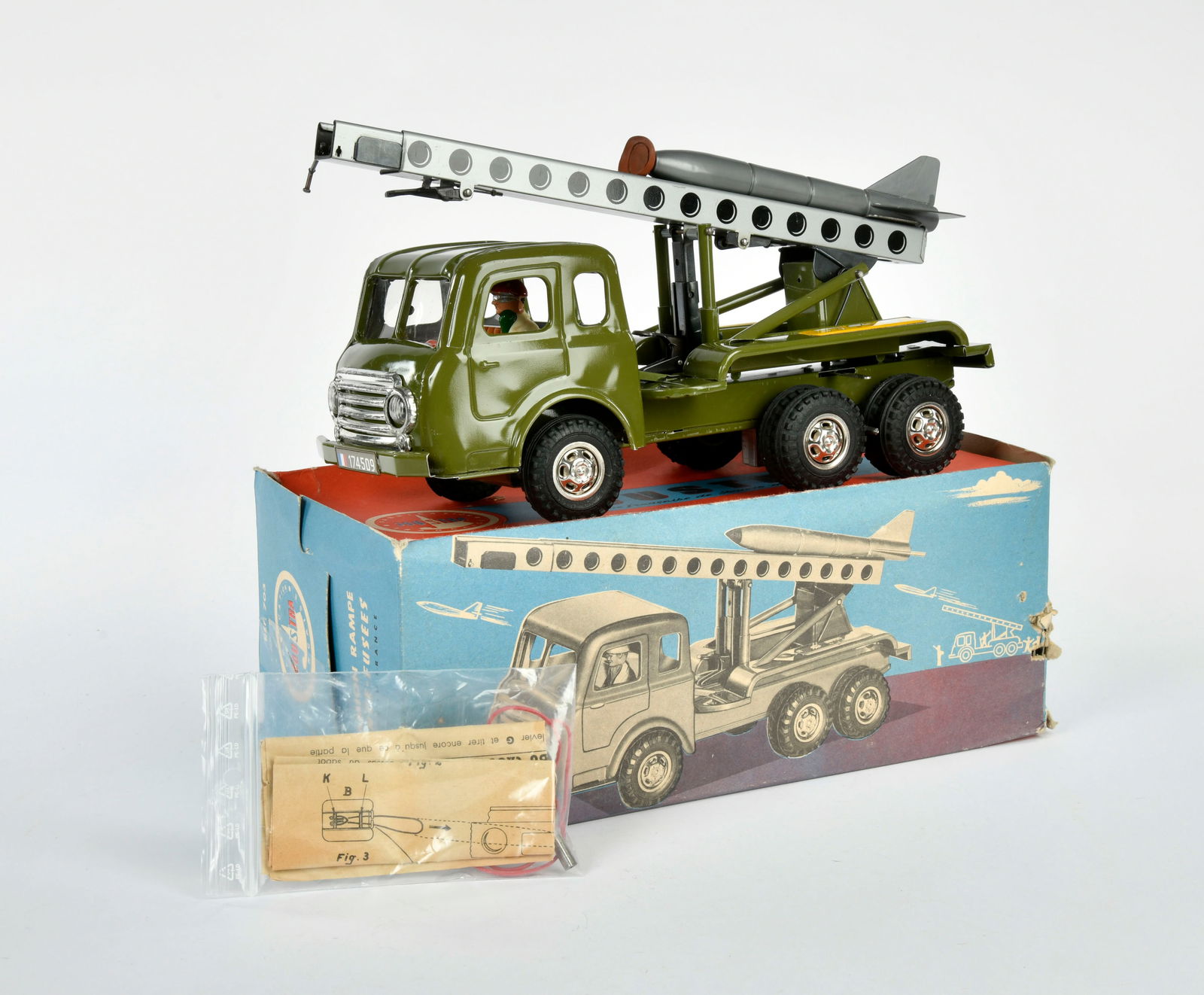 ミニカー DINKY No.888 CAMION PETROLIER SAHARIEN 888 dinky toys camion pétrolier saharien TBE - Modélisme