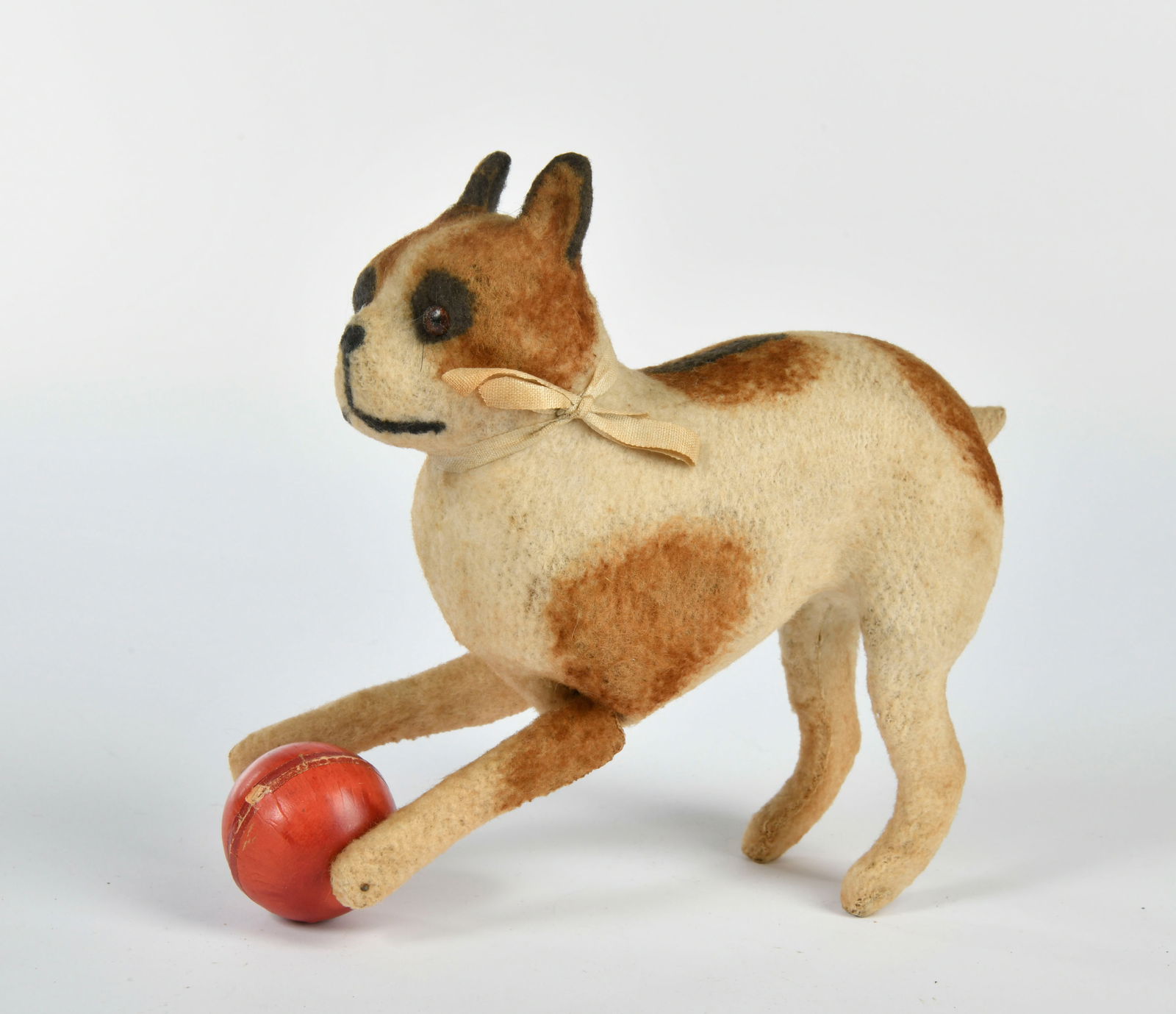 Bing, Filztier Hund mit Ball: Bing, felt dog with ball, Germany pw, 20 cm, cw ok