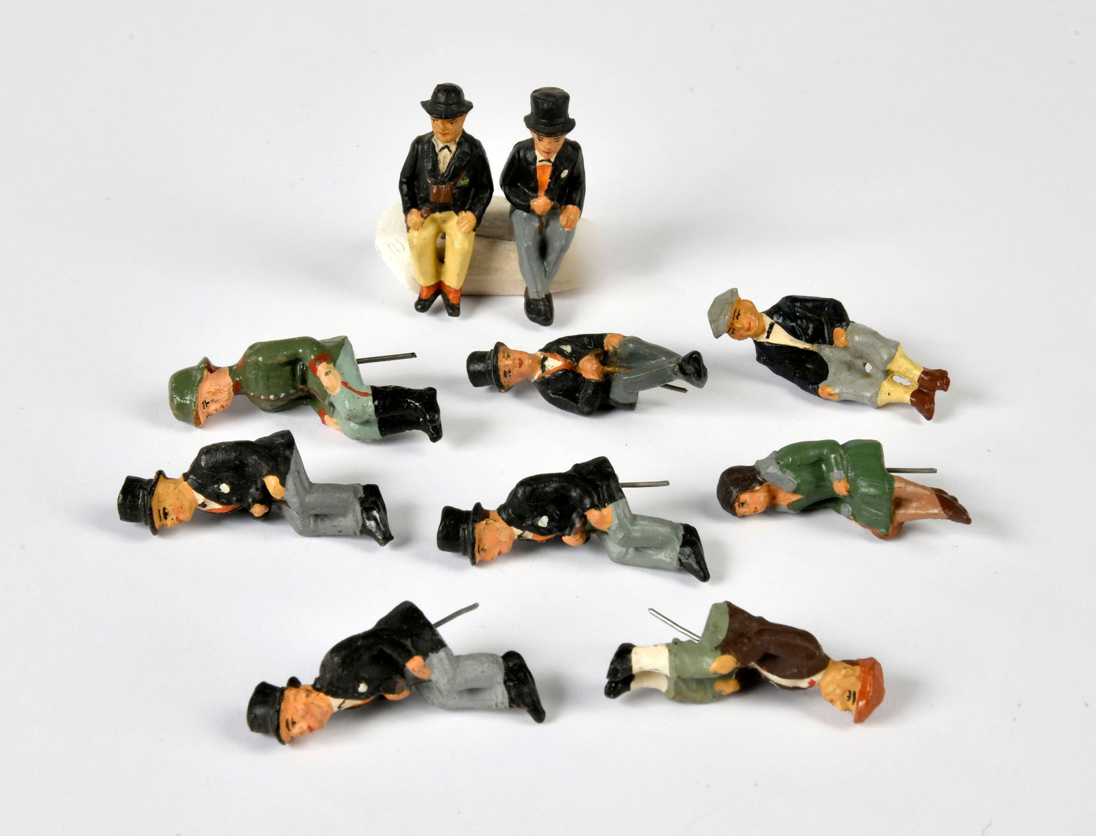 Marklin, 10 Sitzfiguren: Marklin, 10 sitting figures, 4-5 cm, composite, C 1-2