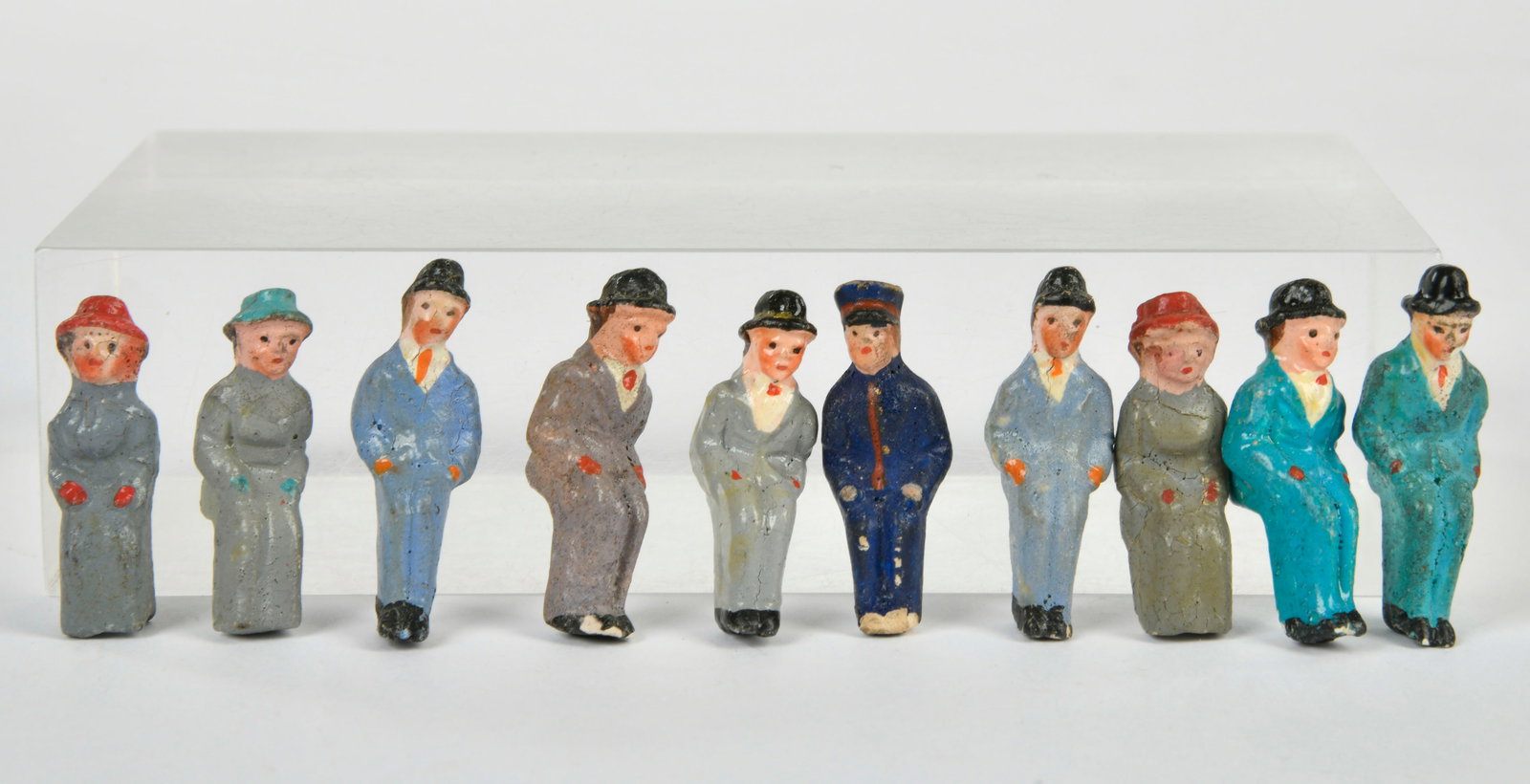 Marklin, 10 Sitzfiguren: Marklin, 10 sitting figures, 3 cm, composite, C 1-2
