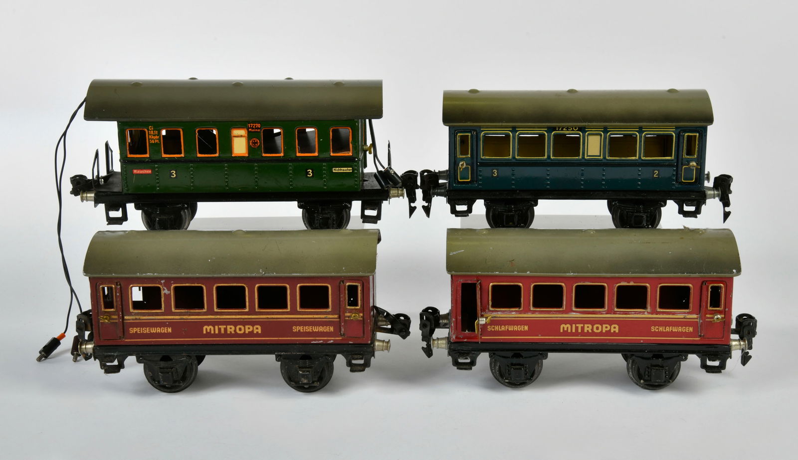 Marklin, 4 Personenwagen: Marklin, 4 passenger wagons, gauge 0, Germany pw, C 2