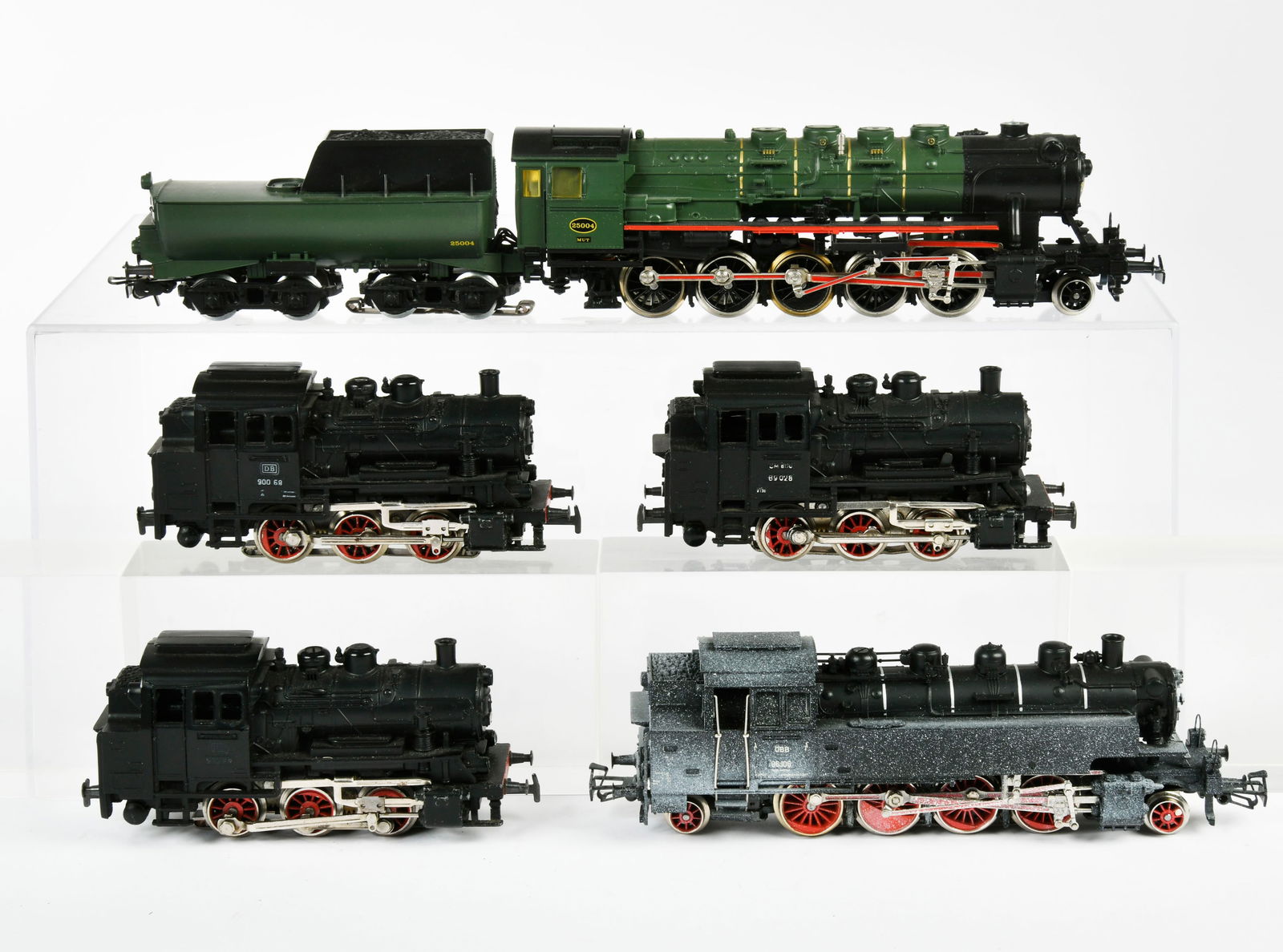 Marklin, 5 Lokomotiven: Marklin, 5 locomotives, part. paint d., C 1-/2+