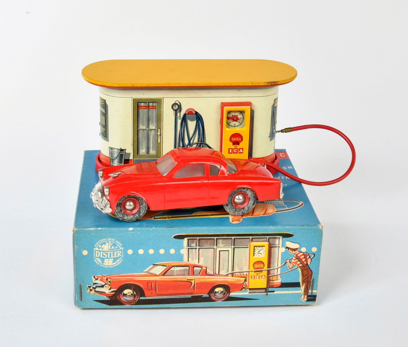 Distler, Tankstelle mit Auto (1 of 2)