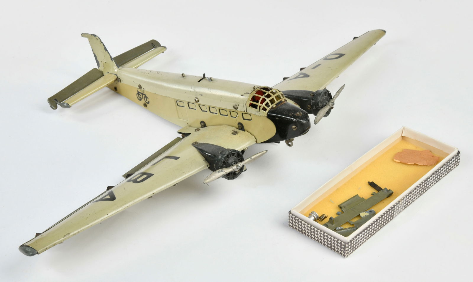 Marklin, Flugzeug JU 52: Marklin, plane JU 52, Germany pw, original from the 1930s, missing parts, without engine, paint d.