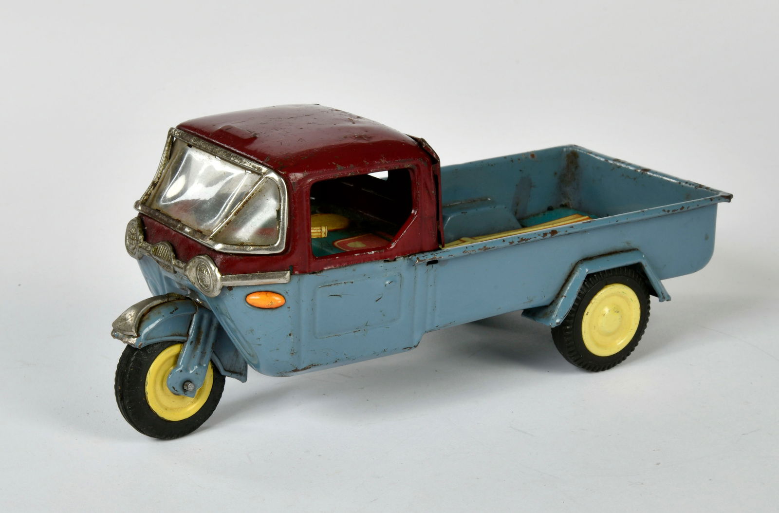 Bandai, Mazda Lieferwagen Dreirad (1 of 2)