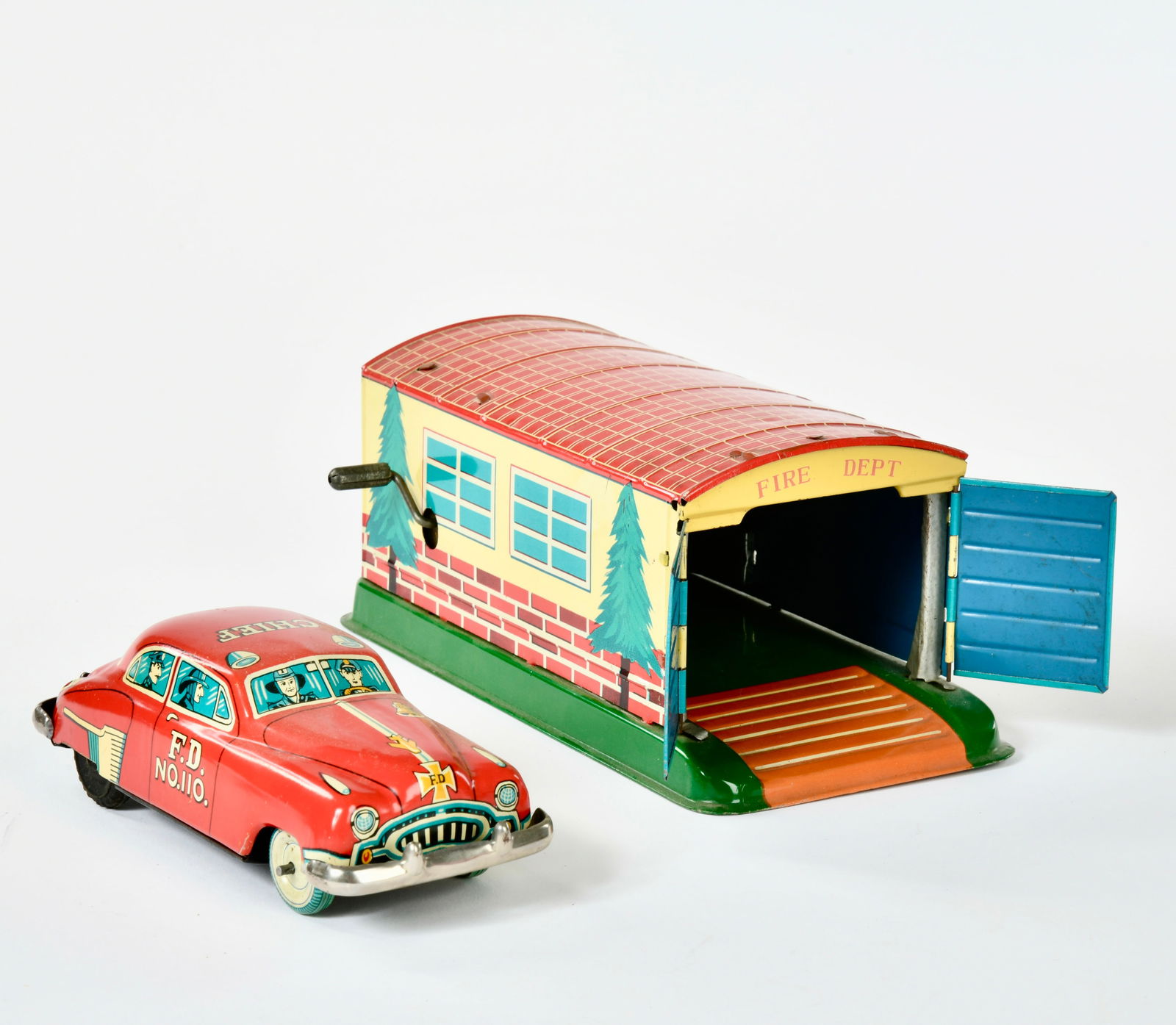 Alps, Fire Dept. Garage mit Auto (1 of 2)