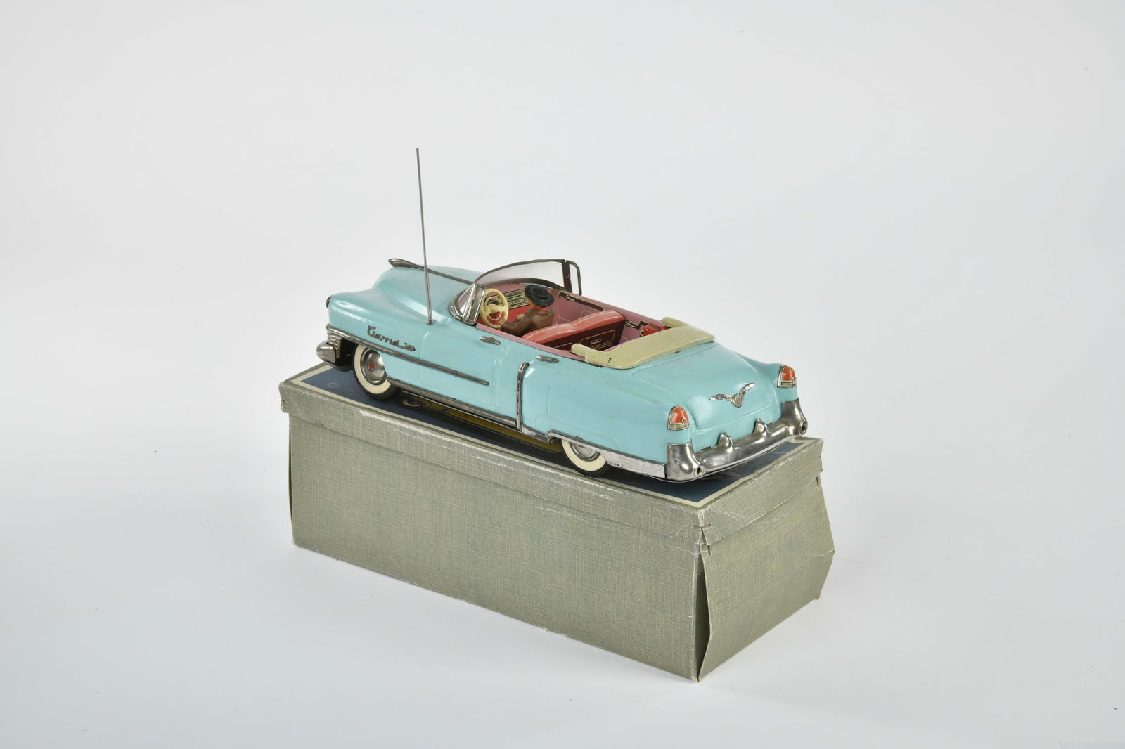 Gama, Cadillac (1 of 3)