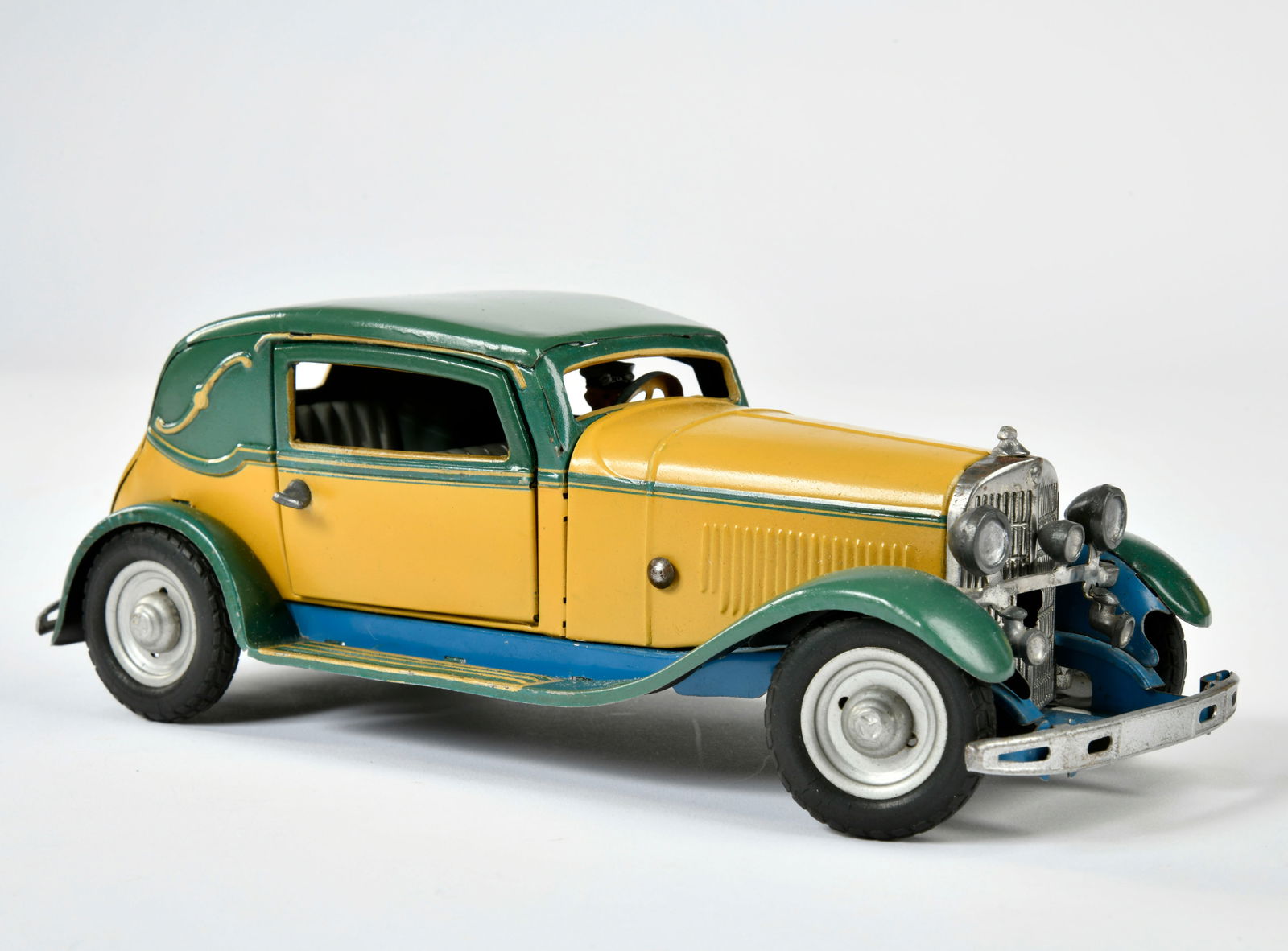 Tippco, Mercedes (1 of 2)