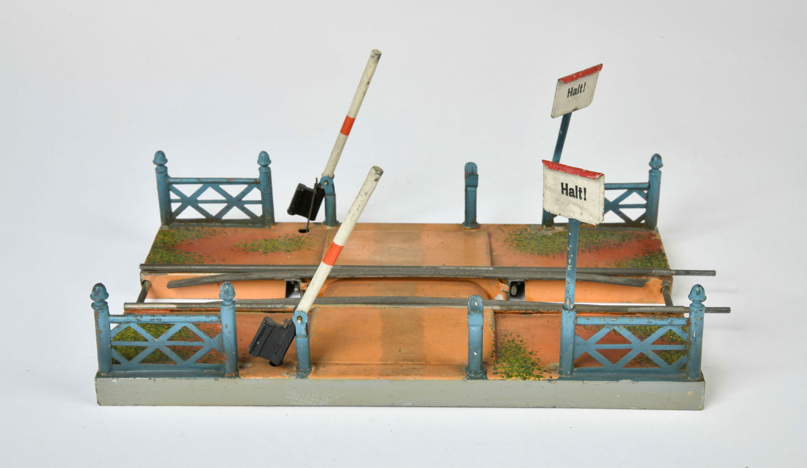 Marklin, Bahnschranke Nr 2223/0 (1 of 2)