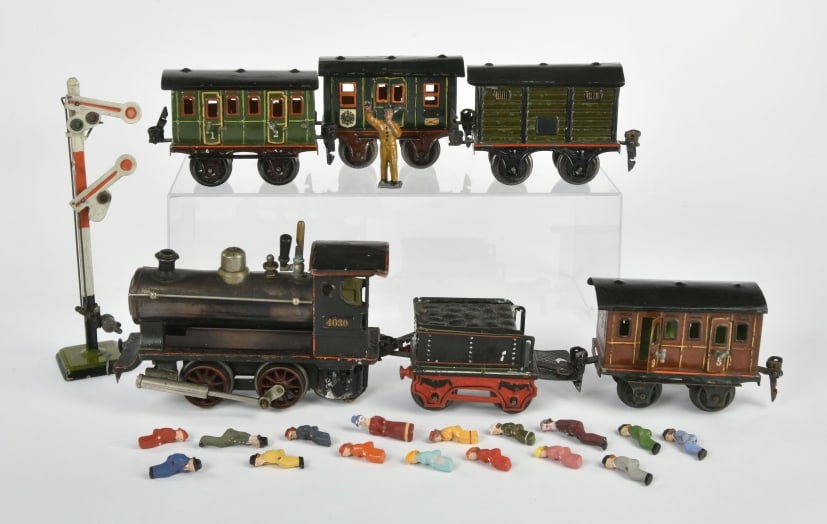 Marklin, Lok 4030 mit Tender, 4 Wagen und Zubehor (1 of 2)