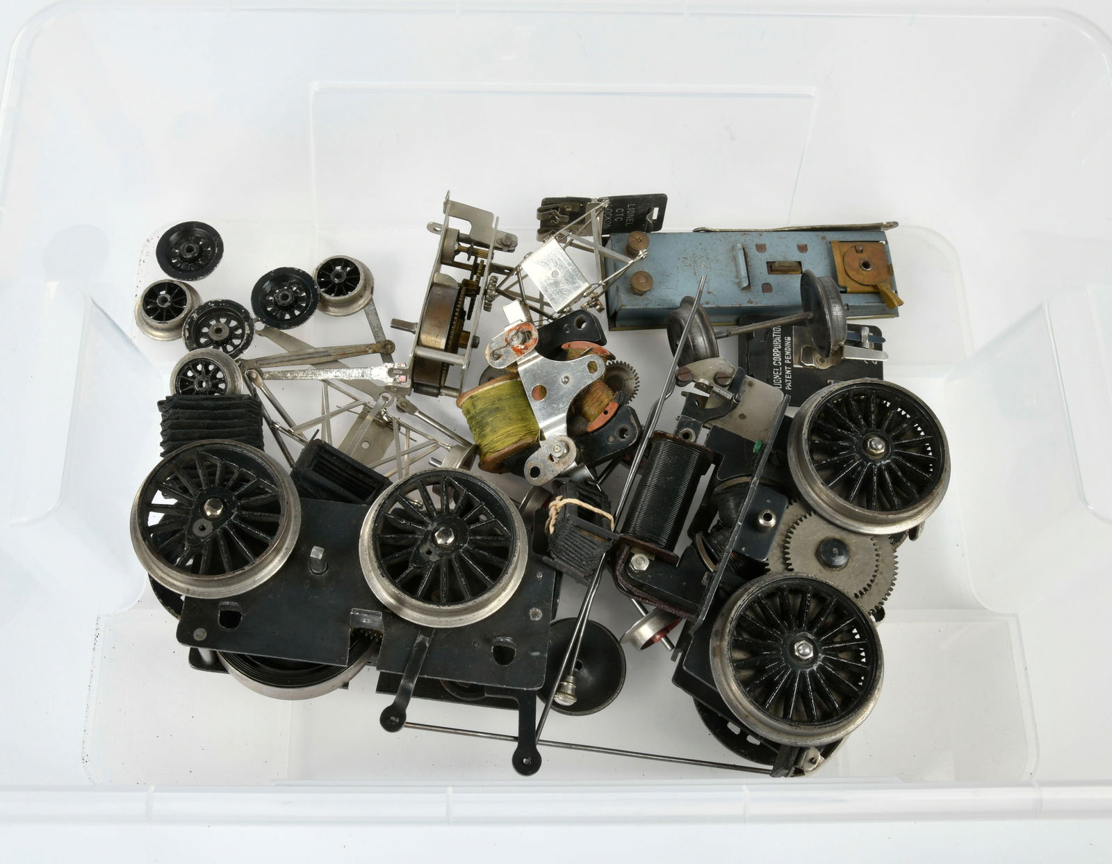 Marklin u.a., Fahrwerke, Uhrwerk, Rader, Achsen, Ersatzteile: Marklin and others, chassis, clockwork, wheels, axles, spare parts, gauge 0-1, Germany pw, all original, please inspect