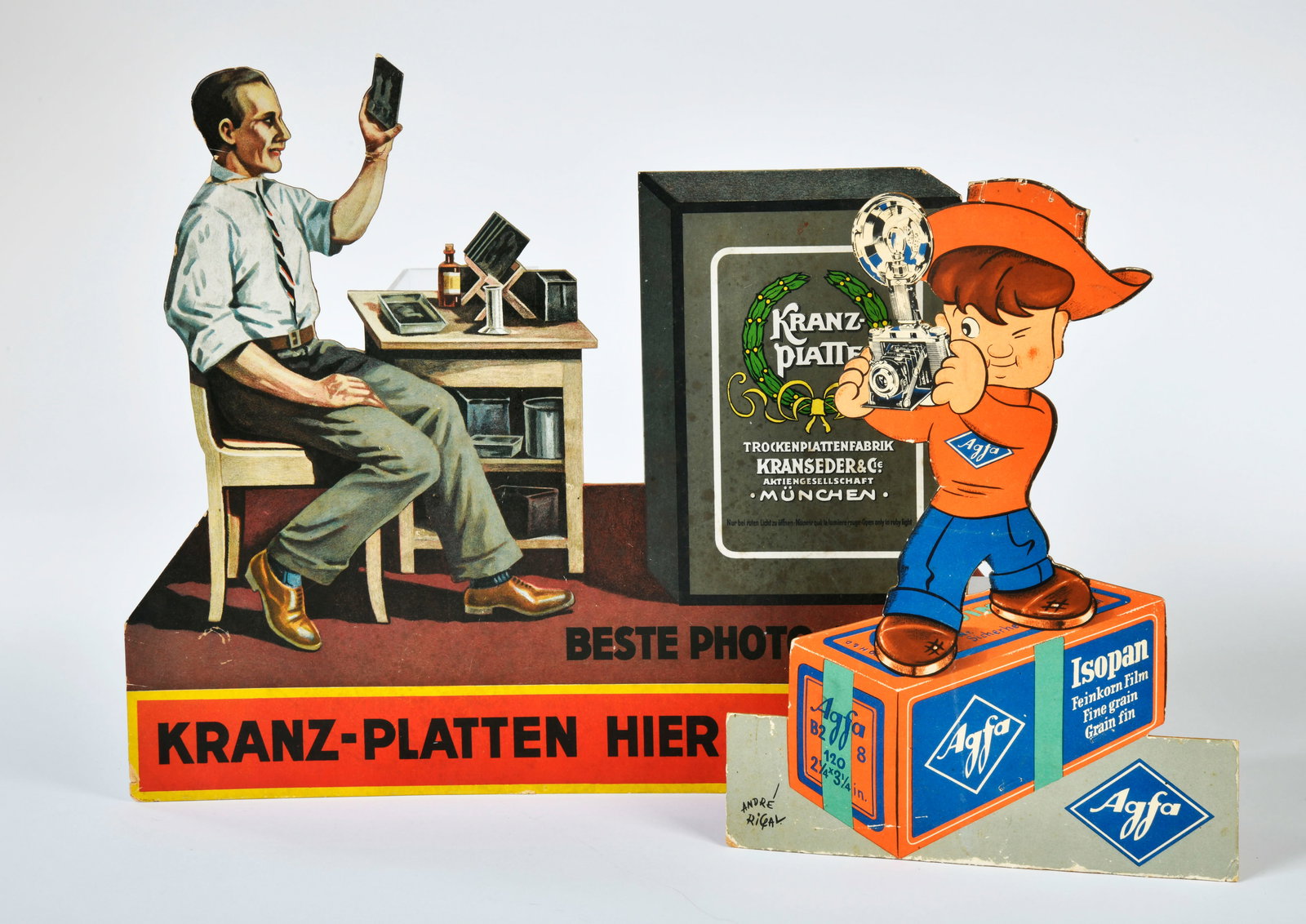 Kranz-Photo-Platte, Werbepappe + Agfa Isopan, Werbepappe: Kranz photo plate, advertising cardboard, 44 x 37 cm, C 2-3 + Agfa Isopan, advertising cardboard, 24 x 32 cm