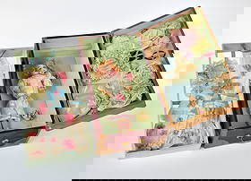 Juguetes Foye, Puppe mit Trousseaux: Juguetes Foye, doll with trousseaux, Spain pw a.o., 38 x 22 cm (with key), bisque head (marged "Germany"), moheir wig, sleep eyes, mouth open, 4 teeth, on composite body, extensive accessories, all or