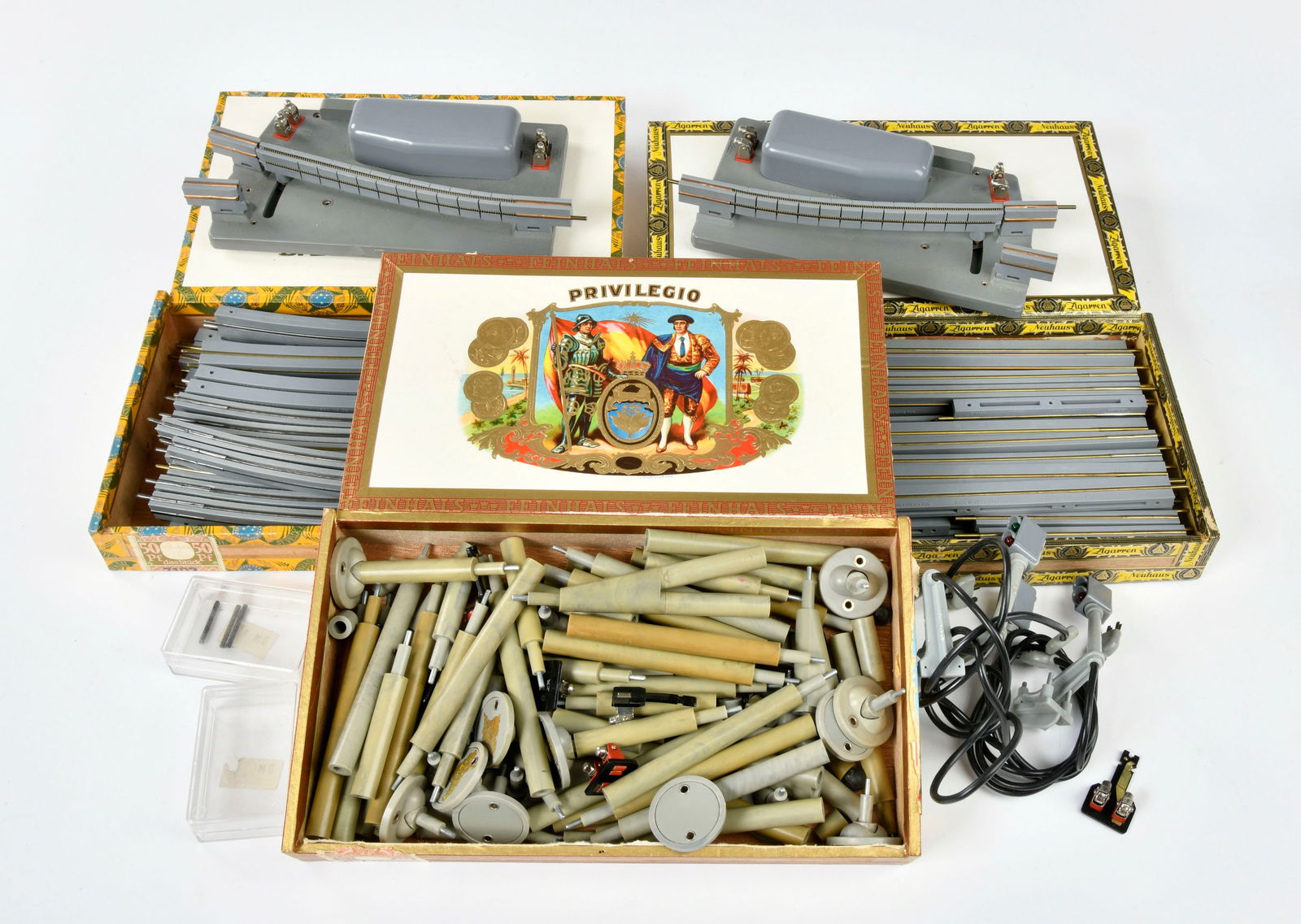 Schuco, Konvolut Disneyland Allweg Monorail Streckenteile & Ersatzteile (1 of 1)