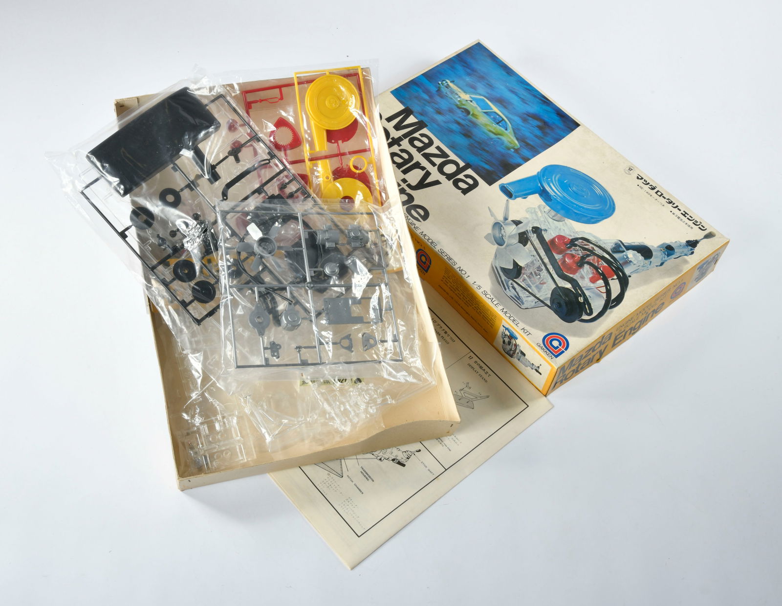 Gakken, Mazda Rotary Engine Modellbausatz 1:5: Gakken, Mazda Rotary Engine Modellbausatz 1:5, Okt mit Lagerspuren, sonst neuwertig