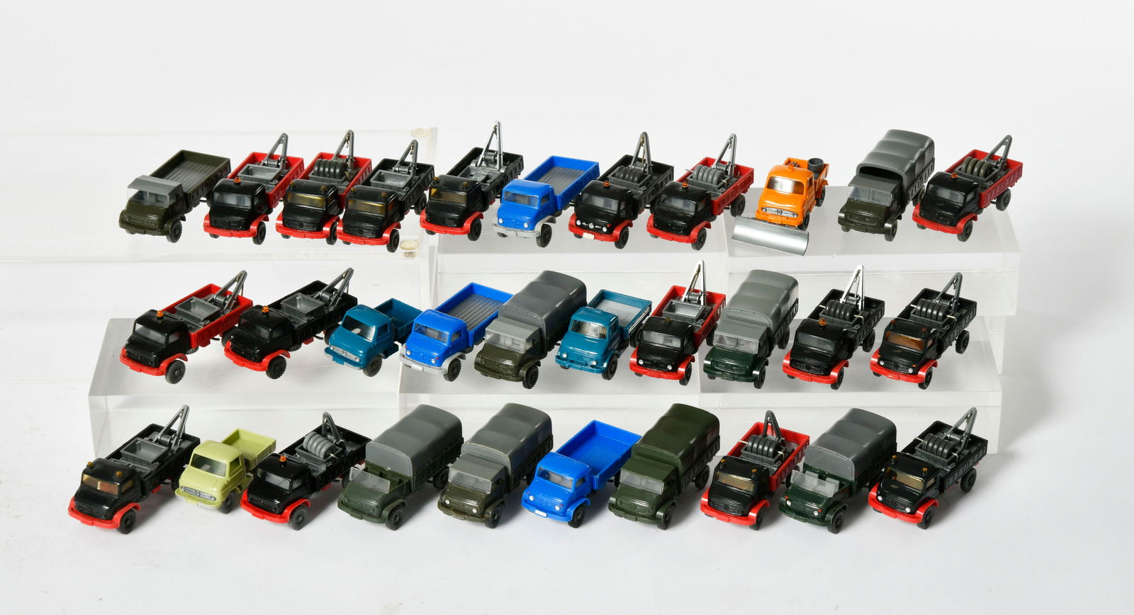 Wiking, 31 x Unimog (1 of 1)