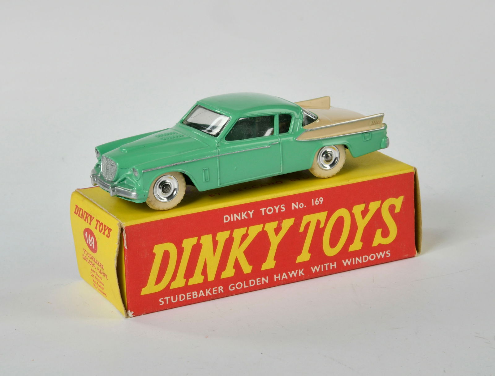 Dinky Toys, 169 Studebaker Golden Hawk (1 of 1)