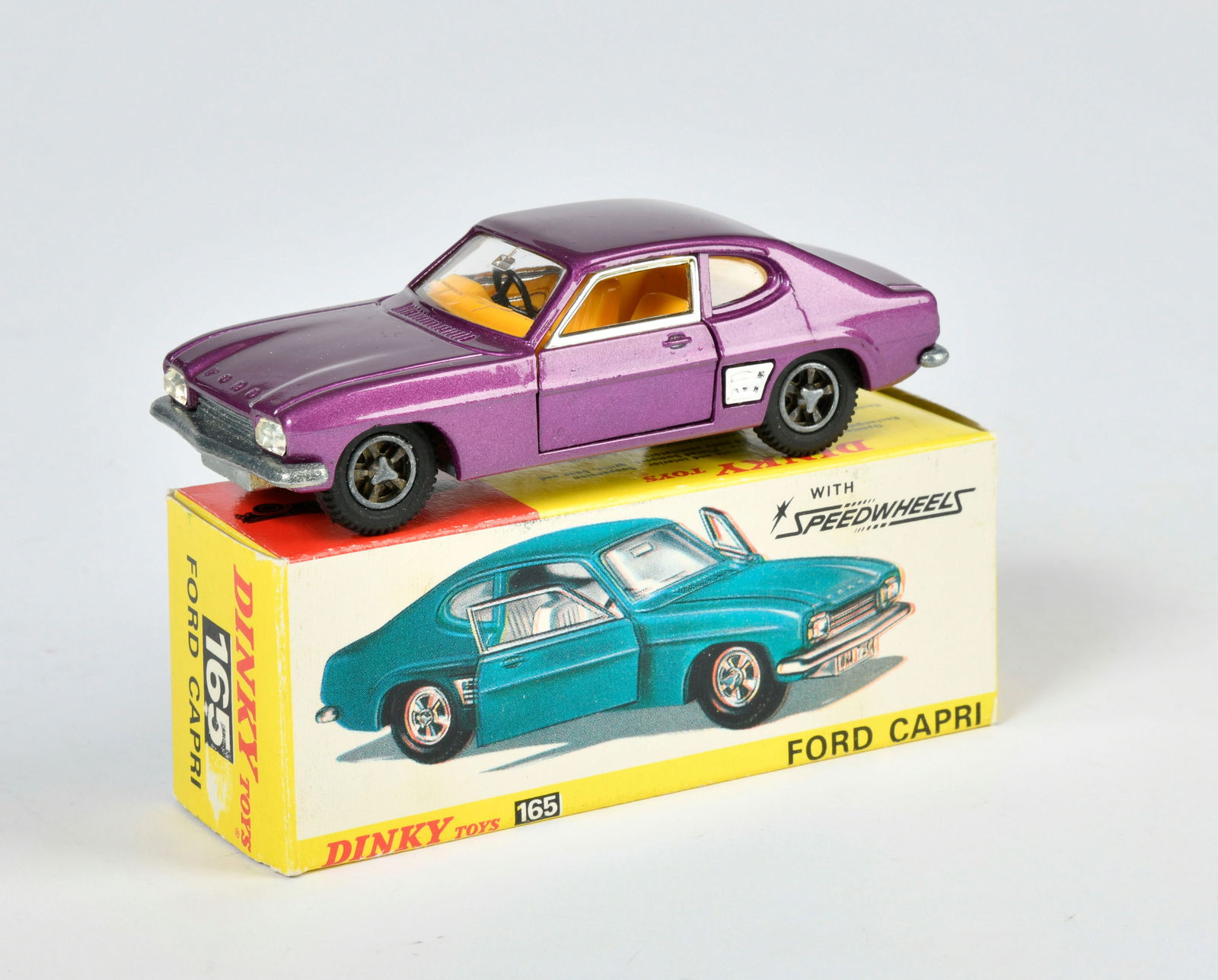 Dinky Toys, Ford Capri (1 of 1)