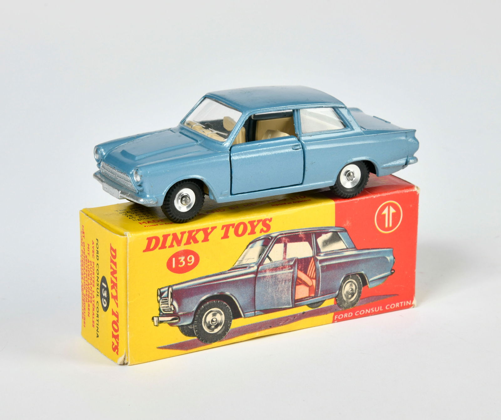 Dinky Toys, 139 Ford Consul Cortina (1 of 1)