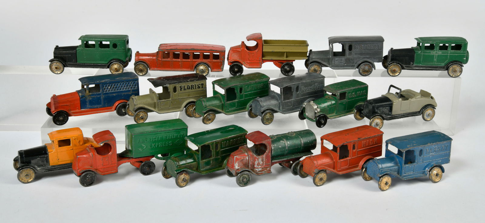 Tootsietoy, 17 Fahrzeuge: Tootsietoy, 17 Fahrzeuge, USA, Druckguss, LM