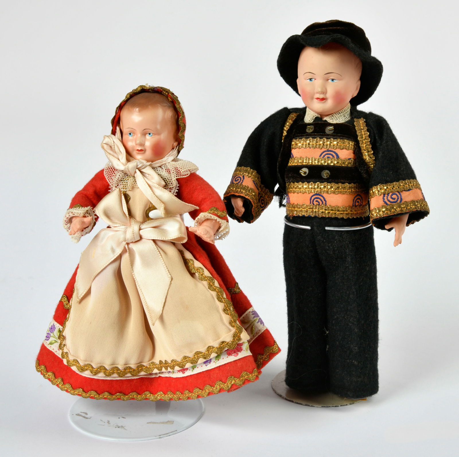2 alte Trachtenpuppchen: 2 alte Trachtenpuppchen, 16 - 20 cm, Celluloid, Z 1