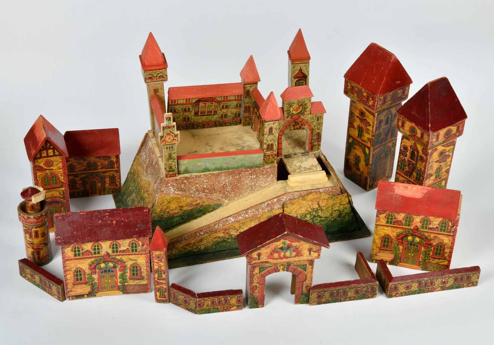 Erzgebirge, Burg: Erzgebirge, Burg, Germany VK, Holz, diverse Teile, altersbedingte LM