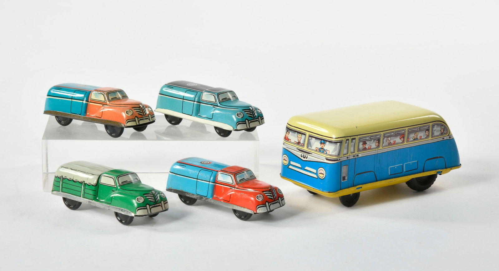 Fischer u.a., 5 Fahrzeuge: Fischer u.a., 5 Fahrzeuge, 7-9 cm, Z 1-2