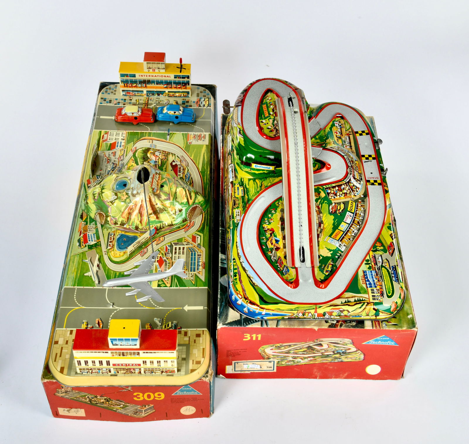 Technofix, International Airways Airportbahn 309 + Rallye 65 Nr 311: Technofix, International Airways Airportbahn 309 + Rallye 65 Nr 311, W.-Germany, 52 cm - 73 cm, Blech, UW ok, Okt Z 1-, Z 1