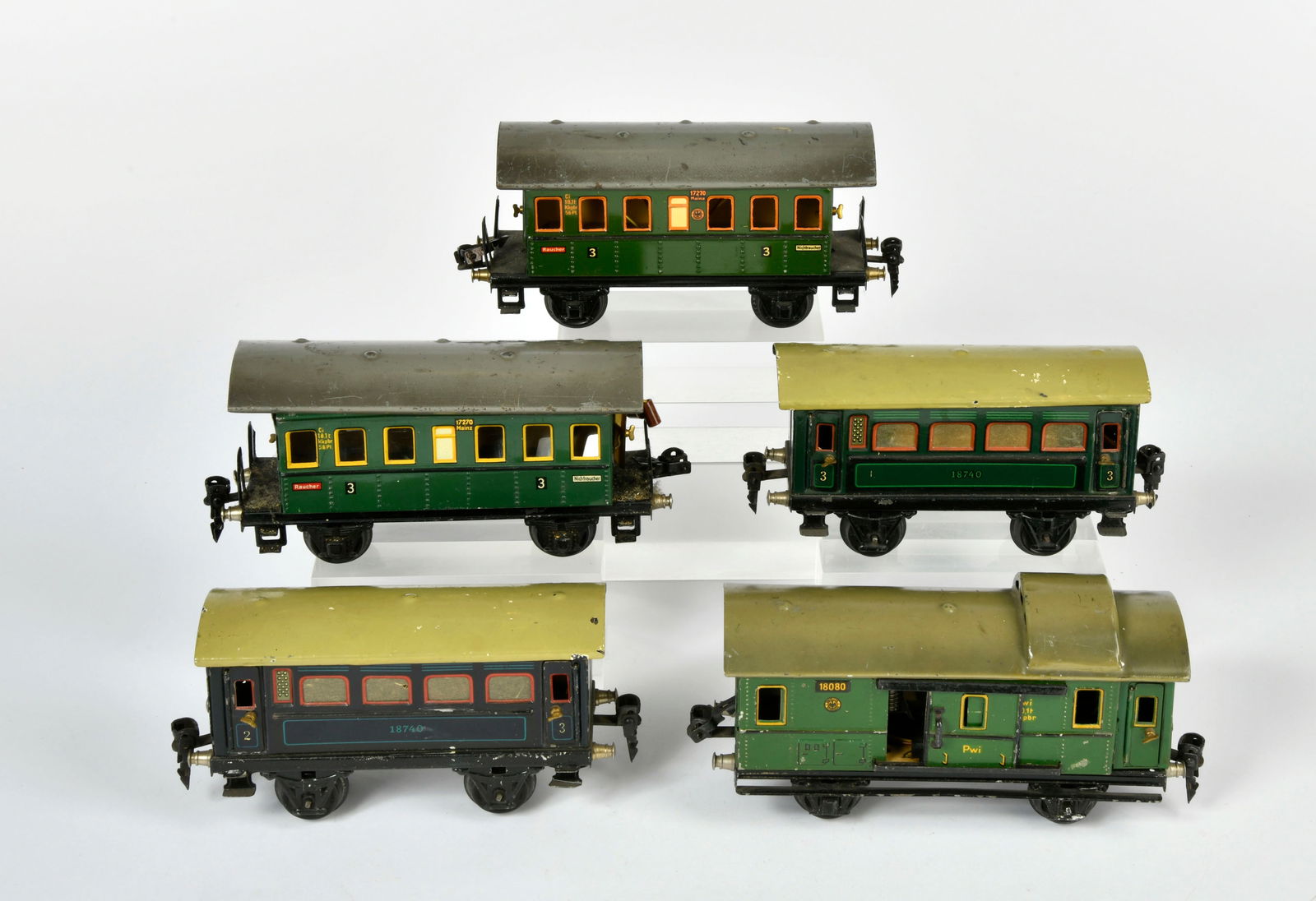 Marklin, 5 Personen- und Gepackwagen (1 of 1)