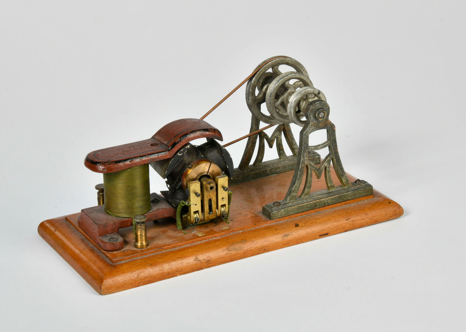 Marklin, Motor mit Vorgelege 3004 (1 of 2)