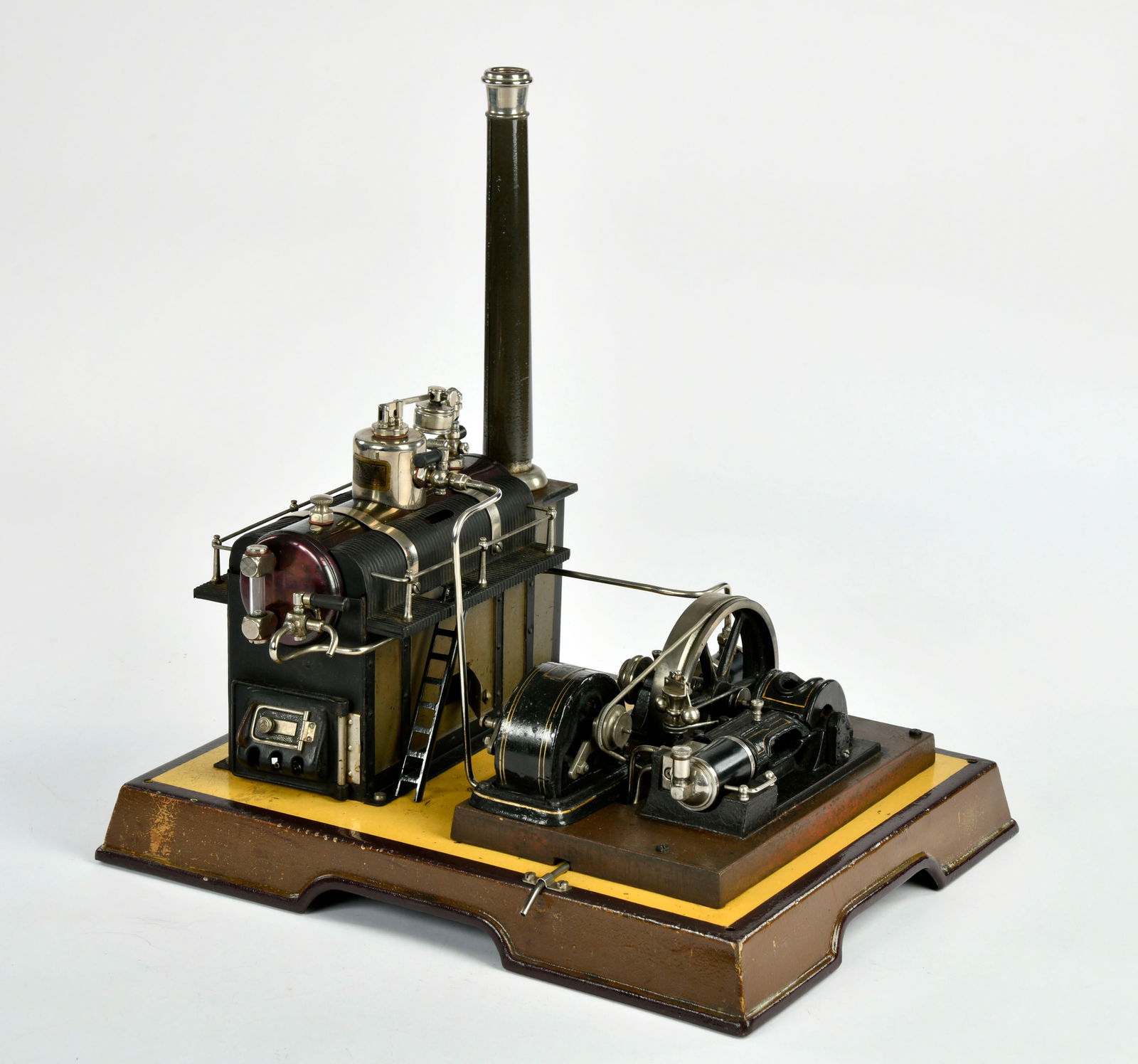 Marklin, Dampfmaschine 4150/91/5 1/2: Marklin, Dampfmaschine 4150/91/5 1/2, Germany VK, Sockel 35 x 29 cm, teilw. farblich ausgebessert, Z 2