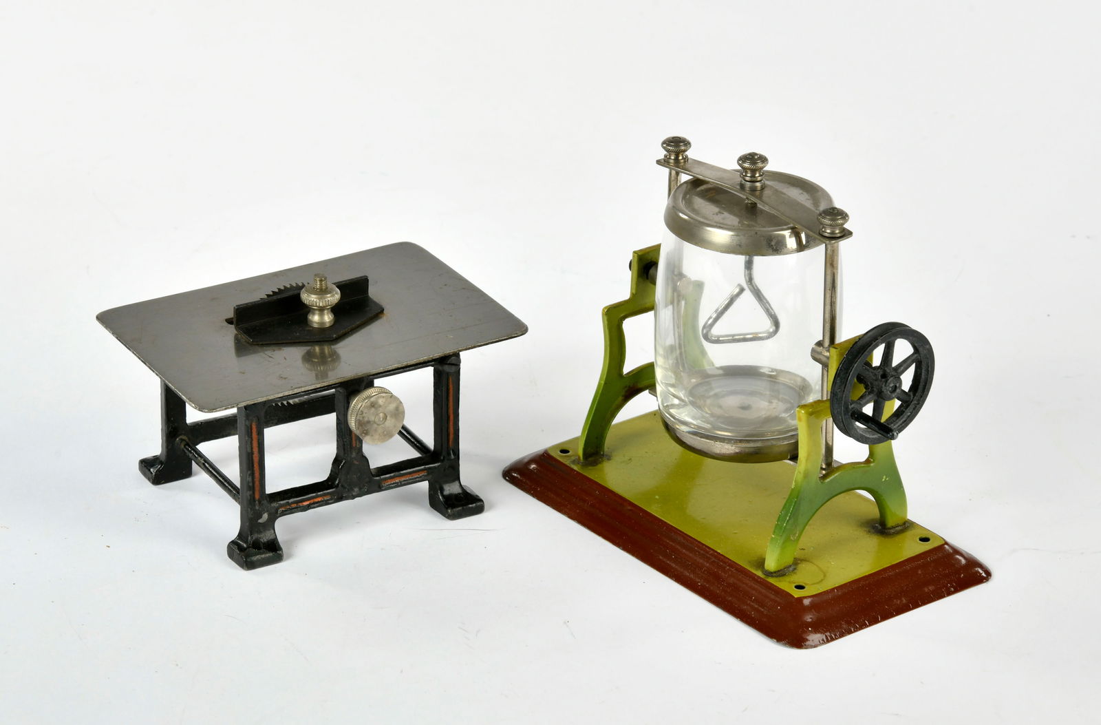 Marklin, Antriebsmodelle Butterfass und Tischkreissage (1 of 1)