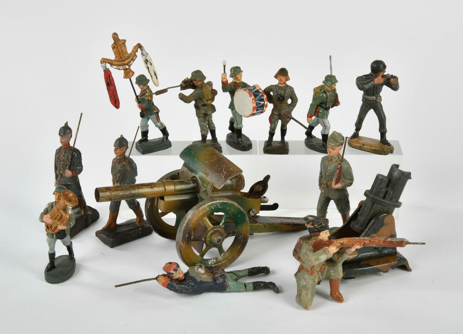 Elastolin u.a., div. Soldaten und 2 Geschutze (1 of 1)